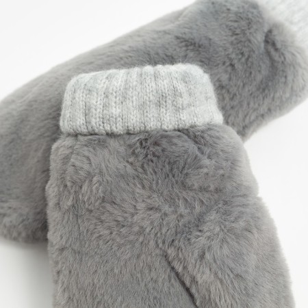 Mittens female, the color is light gray, size 18-2
