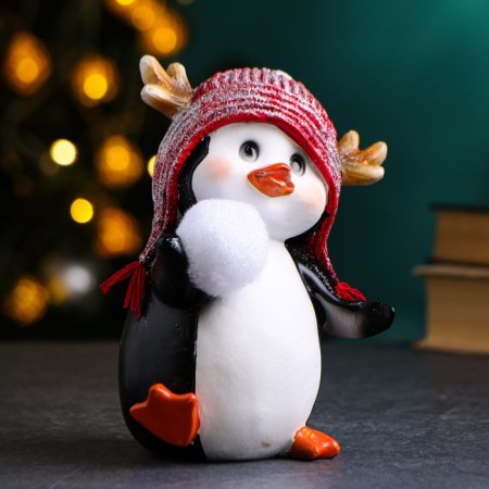 New Year's figure "Penguin with a snowball" in the right wing, 12x12x17cm
