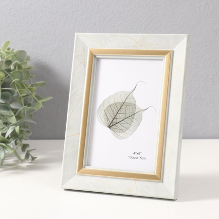 Photo frame plastic 10x15 cm "Violett" light gray with a gold stripe 1.5x14.4x19.4 cm-1
