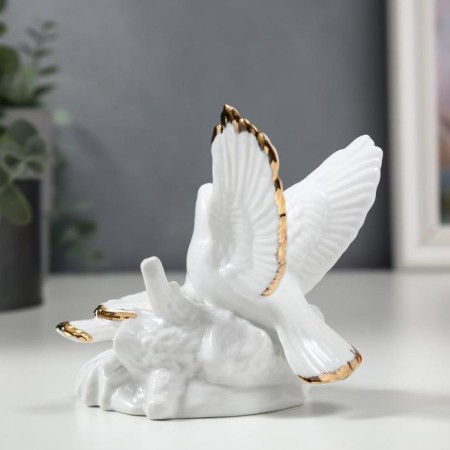 Souvenir Ceramics "Pigeons on the Frighty" 10.5x12.5x6.5 cm-3