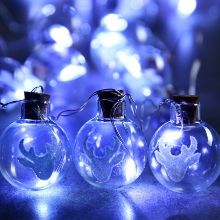 Garland “thread” 1.6 m with nozzles “Balls with a deer”, IP20, silver thread, 15 LED, white glow, AAX2
