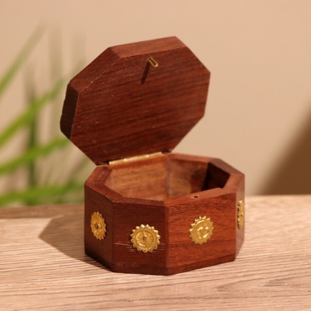 Casket "Sani" 6x5x4 cm, tree shisham-1