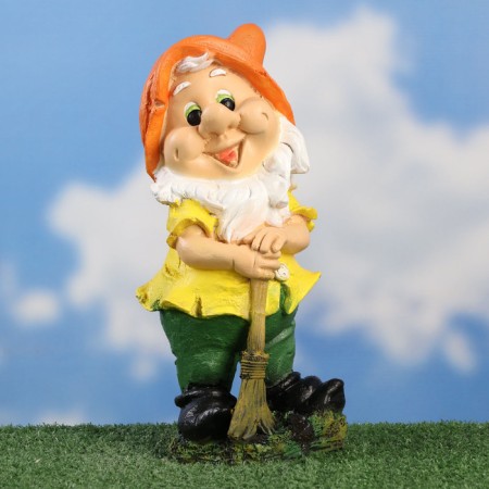 Garden figure "Dwarf with a broom" 30x14x14cm