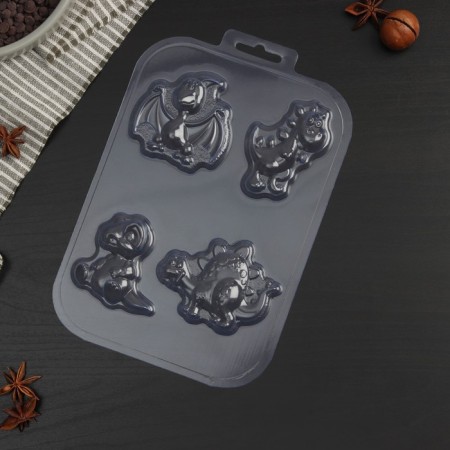 The form for chocolate and sweets is plastic "lost world", the color is transparent-2