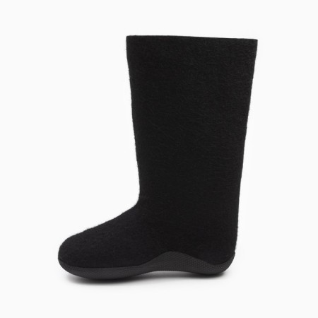 Men's boots with a rubber sole, the color is black, size 42-1