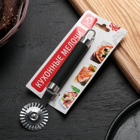Knife for pizza and dough Venus, 18 cm, handle Soft-Touch, black color-1