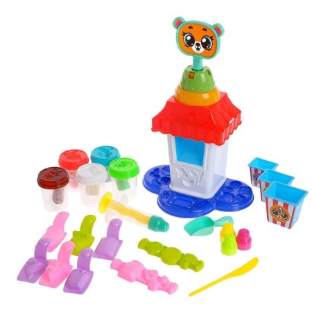 Set for playing with plasticine, in the package