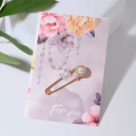 Classic pin, circle, 5 cm, white color in gold-2