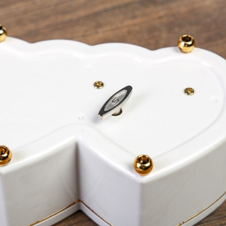 Casket Musical Plastic Mechanical "Double Heart White" 6x16x10 cm-4
