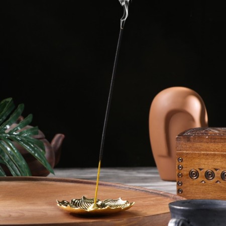 A stand for any incense "lotus", golden, d = 8.5 cm-3