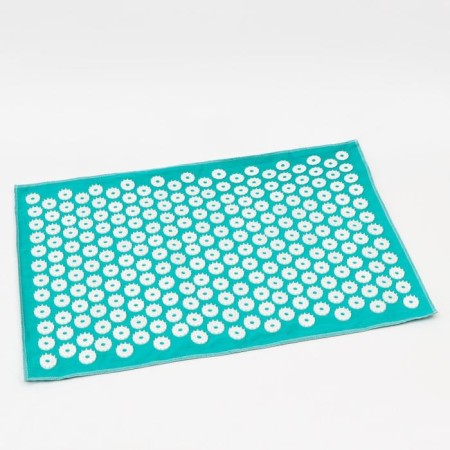 The needle -shaped "large rug", 242 thorns, emerald, 41 x 60 cm.