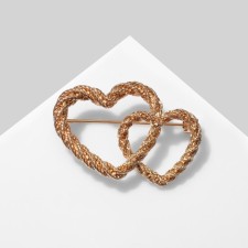 Brooch 