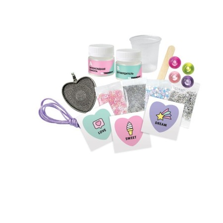 Create jewelry from epoxy-hearteous resin-1