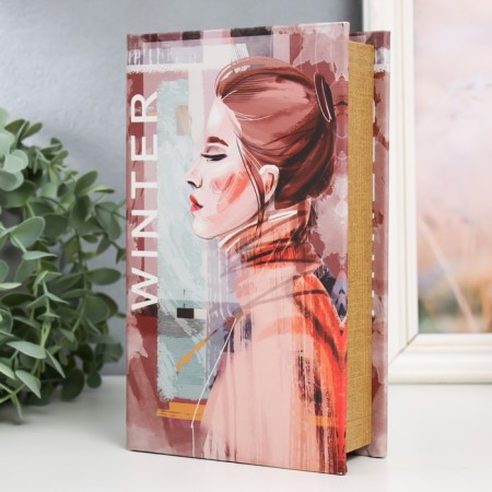Сейф-книга дерево кожзам "Девушка - зима" 21х13х5 см-1