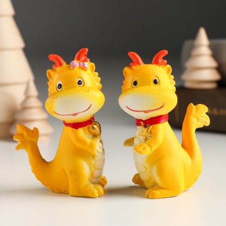 Souvenir Polystone "Little Dragon with Award" MIX 5x4x8 cm