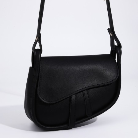 Women's bag made of artificial leather, 20x16x8.5 cm, black color-1