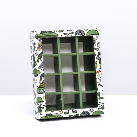 Box for 12 sweets, "February 23" 19 x 15 x 3.6 cm