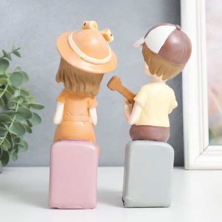 Souvenir Polystone "Boy with a guitar/Girl with a camera on the suitcase" MIX 8x4.5x17 cm-2