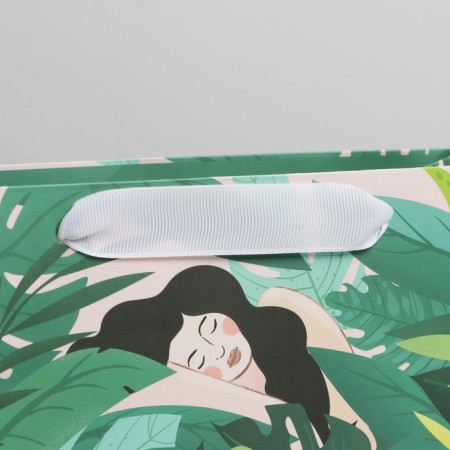 Gift package laminated, packaging, “moment” 22 x 17.5 x 8 cm-2