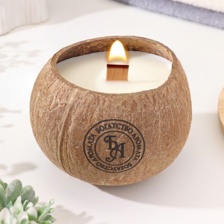 Candle in the coconut aromatic, green tea, soy wax, 8x10 cm, in the box