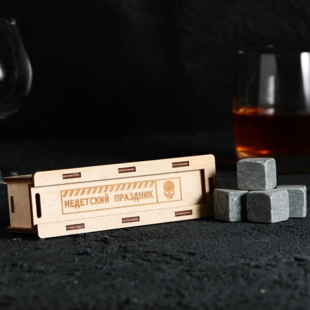 Woods for whiskey in a wooden box with a lid "Nonth holiday", 4 pcs