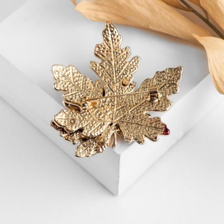 Brooch "Leaves" three maples, color in gold-1