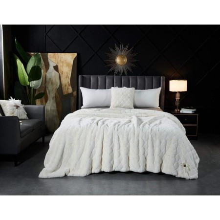 Bernard Cover, size 160x220 cm, color milk