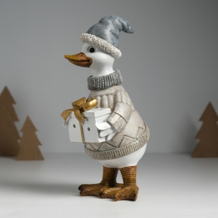 Polystone souvenir "Goose in a beige sweater, with a gift" 9.5x12x22.5 cm-2