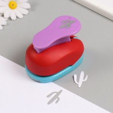 The hole is a figured drawing 3.8x3.8 cm 