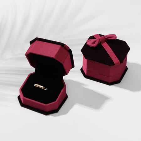 Case for the “Gift” ring 6.5 × 5.5, pink color, black insert-1
