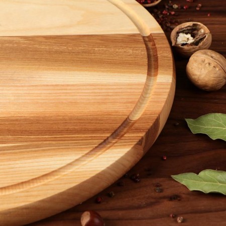 Menzhitsa wooden "yin-yang", with a cutting board, D-35 cm, an array of ash-2
