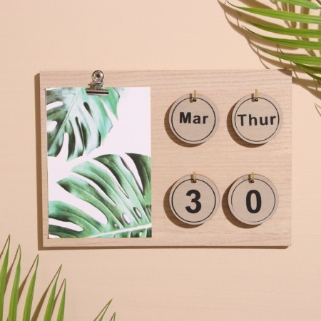 Souvenir Eternal calendar with clothespin, wood, 23.5x23.5x17 cm