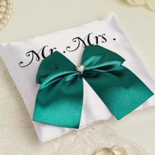 Smith's rings pillow, white with a green bow
