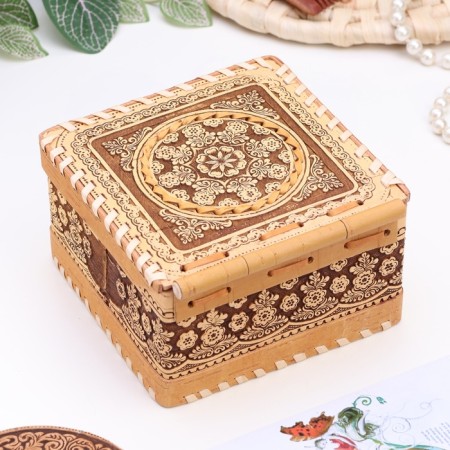 Casket "pattern", articulated, 13x13x7 cm, birch bark-1
