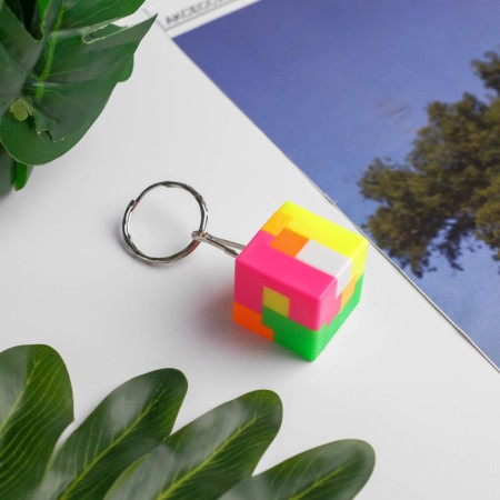 Keychain plastic puzzle "cube" 3.5x3.5 cm-1