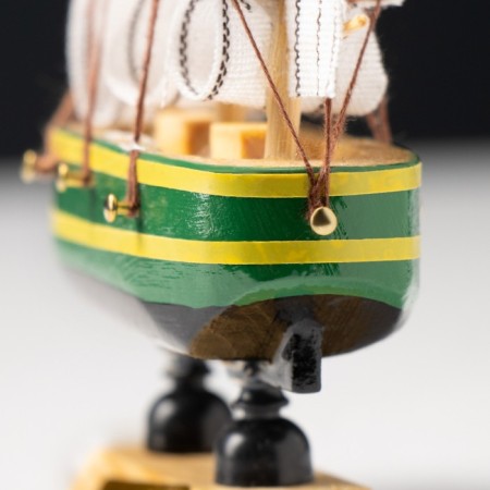 Souvenir Small Small “Arkham”, green sides with a yellow strip, white sails, 3 × 10 × 10 cm-2