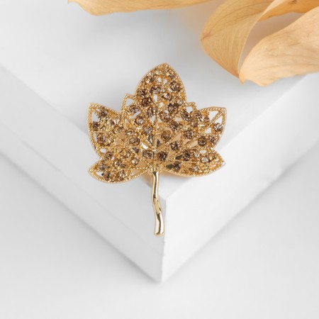 Brooch "Leaf", the color is light brown in gold