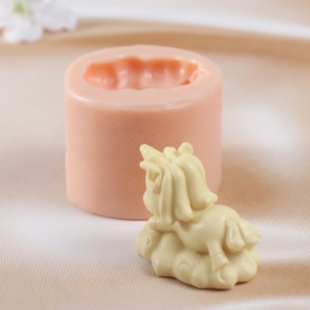 Silicone Mold "Unicorn lies" (Presid. 5.7x3.6x4.2 cm)-1