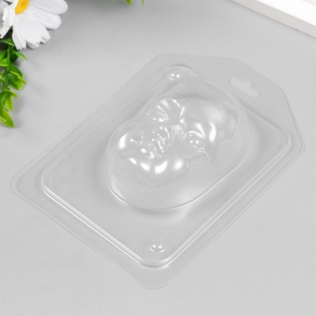 Plastic form "face" 8.8x6.3 cm-1