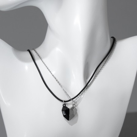 Kulons "Uzolnutini" on the magnet, halves of the heart, black-silver color, 48 cm-3