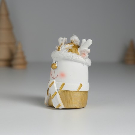 Polystone souvenir "Deer white in a hat and scarf" 4x4x7 cm-2