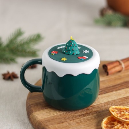 Ceramic mug with silicone lid of the Santa Claus, 380 ml, green color-1