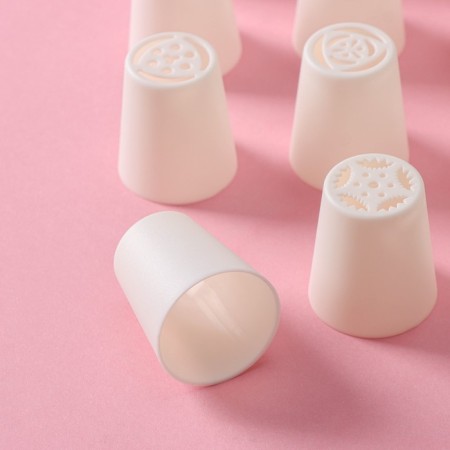 Set of pastry nozzles, d = 3.5 cm, 16 pcs, 2 adapters, color mix-2