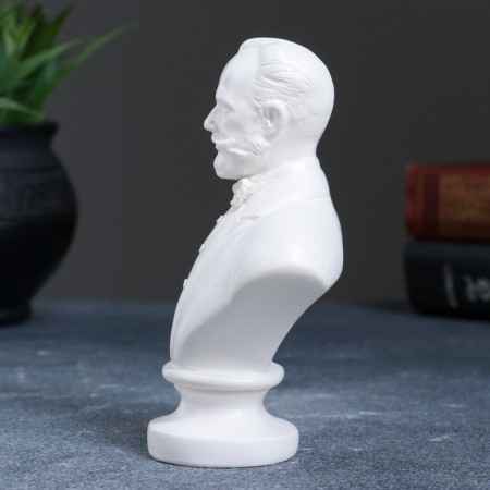 Bust Tchaikovsky 9.5x13.5x5cm white-1