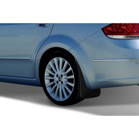 Spray-free rear Fiat Linea, 2007-2016 (polyurethane)-1