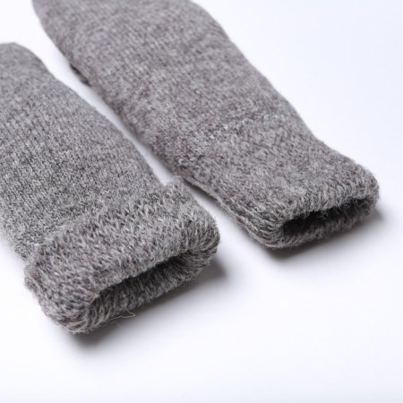 Women's woolen mittens, color gray size 20-22-2