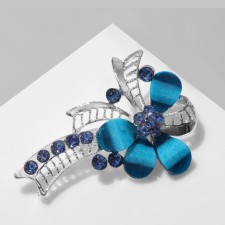 Brooch 