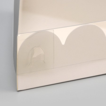 White cookie box, triangular 18 x 18 x 4 cm-3