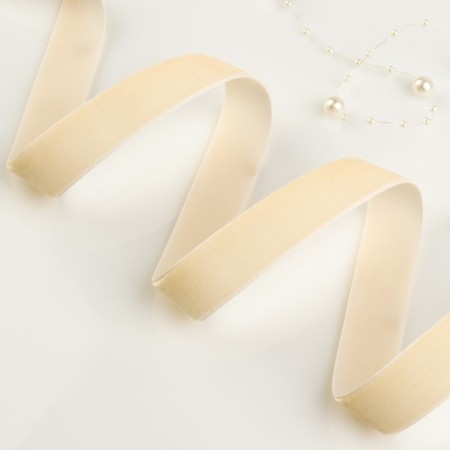 Velvet ribbon, 20 mm, 18 ± 1 m, dairy color No. 04-1
