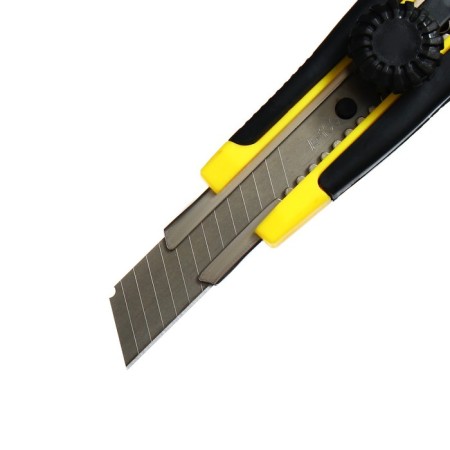 Cleaning Know -Chancellers 18 mm plastic, with a metal guide fixer, rubberized, in a blister, mix-4